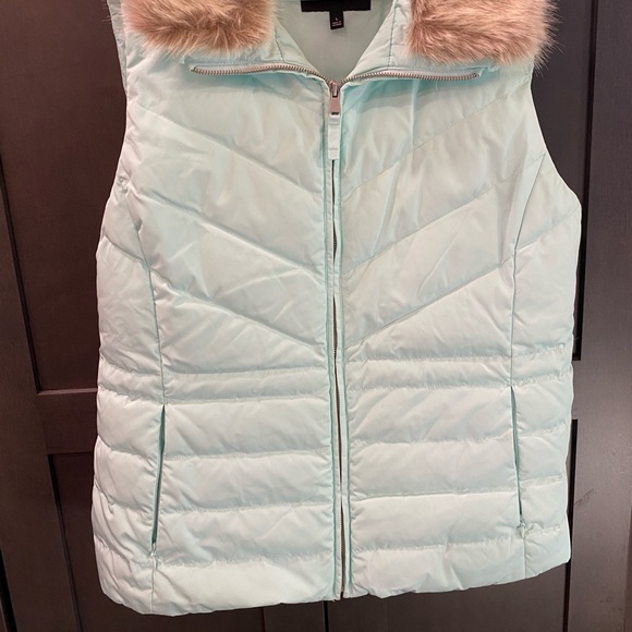 Talbots Aqua Down Puffer Vest with Removable Faux Fur Collar - Picture 9 of 9